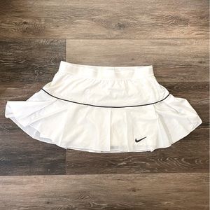 NIKE | White Ruffled Tennis Skort Skirt